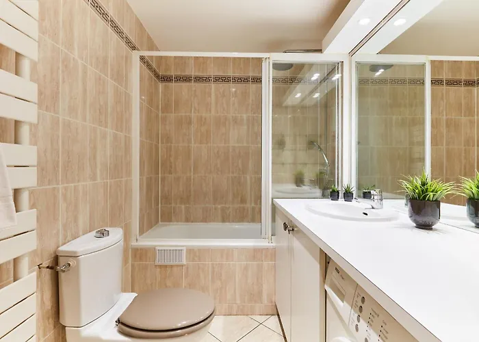 Bnbnova - Latin Quarter - 1br With Balcony Apartament