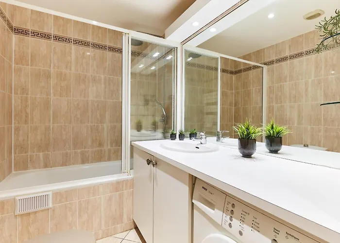 Bnbnova - Latin Quarter - 1br With Balcony Paryż